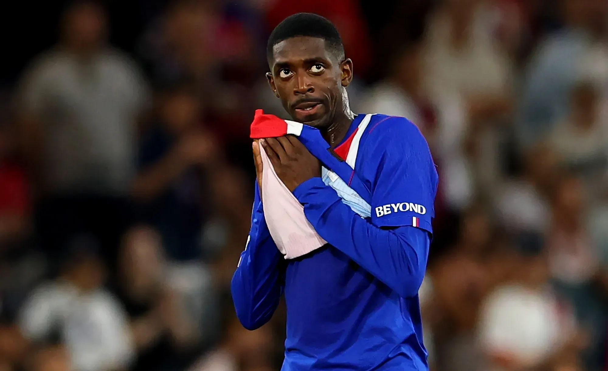 Dembélé falha penálti no triunfo tardio do PSG